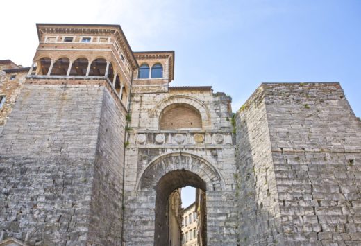 la storia di perugia nell'arco etrusco