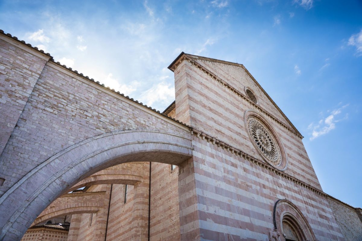 visita guidata di Assisi, vista basilica di Santa Chiara